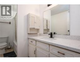 135 VINTAGE Crescent - 32