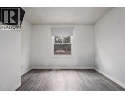 135 VINTAGE Crescent - 35