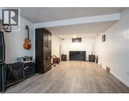 135 VINTAGE Crescent - 39