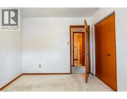 93 NICKOLAS Crescent - 11