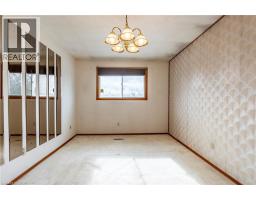 93 NICKOLAS Crescent - 12