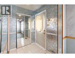 93 NICKOLAS Crescent - 2