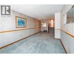 93 NICKOLAS Crescent - 3