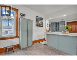 158 HOPE Street E - 4