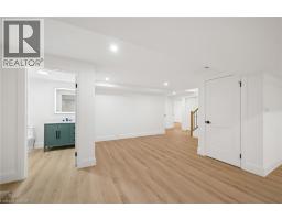 555 SANDBANKS Crescent - 32