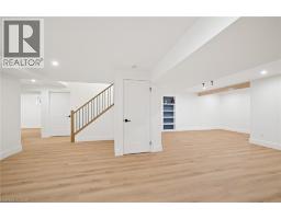 555 SANDBANKS Crescent - 33