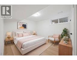 555 SANDBANKS Crescent - 36