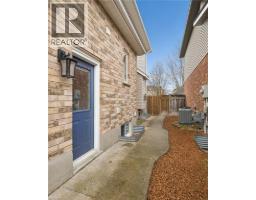 555 SANDBANKS Crescent - 39