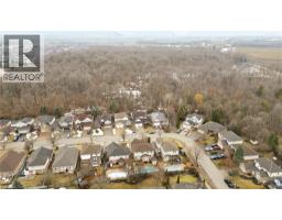 555 SANDBANKS Crescent - 46