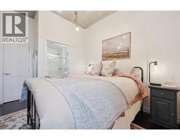 42 BRIDGEPORT Road E UnitNo. 302 - 15