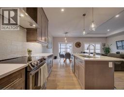 15 MATHESON Crescent - 18