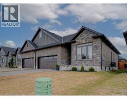 15 MATHESON Crescent - 2