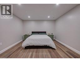 15 MATHESON Crescent - 40