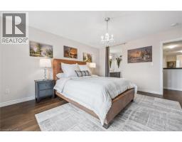 29 ENGLISH Crescent - 21