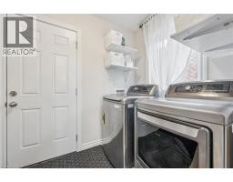 29 ENGLISH Crescent - 25