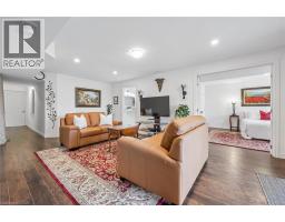 29 ENGLISH Crescent - 26