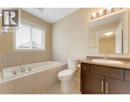 17 VALLEYBROOK Drive - 20