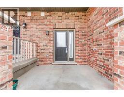 17 VALLEYBROOK Drive - 3