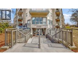 15 JACKSWAY Crescent UnitNo. 117 - 4