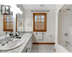 2 HUGHSON Lane - 27