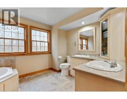 2 HUGHSON Lane - 31