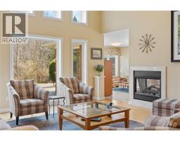 46 SOMERSET Drive - 21