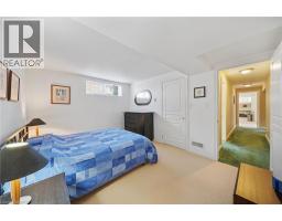 46 SOMERSET Drive - 36