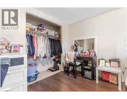 25 UPPER CANADA Drive UnitNo. 23 - 20