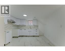 80 LANCASTER Street W - 30