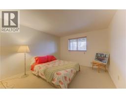 156 CANDLEWOOD Crescent - 32