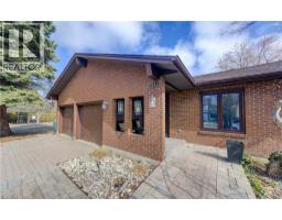 156 CANDLEWOOD Crescent - 5