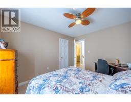 63 UPPER CANADA Drive - 16