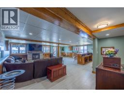 63 UPPER CANADA Drive - 21