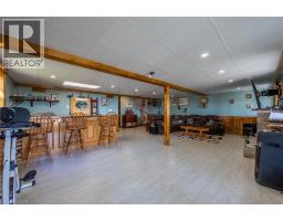 63 UPPER CANADA Drive - 27