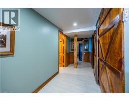 63 UPPER CANADA Drive - 28