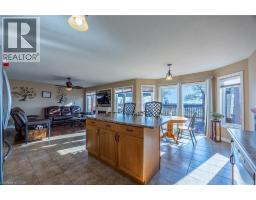 63 UPPER CANADA Drive - 3