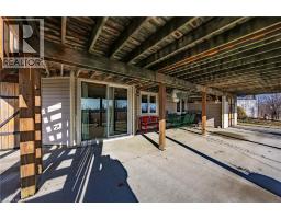 63 UPPER CANADA Drive - 40