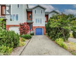 633 GRANGE Crescent - 1