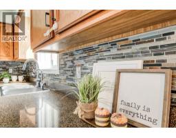 633 GRANGE Crescent - 10