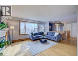 330 DALEVIEW Place - 3