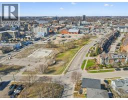 101 WELLINGTON SOUTH - 33