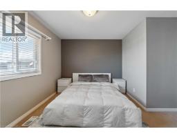 27 RED CLOVER Crescent - 23