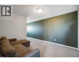 27 RED CLOVER Crescent - 31