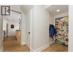 14 YOUNG Street W - 11