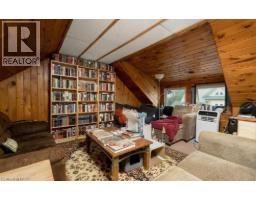 14 YOUNG Street W - 29