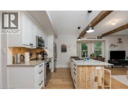 14 YOUNG Street W - 3