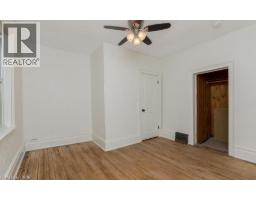 14 YOUNG Street W - 35