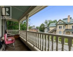 14 YOUNG Street W - 40