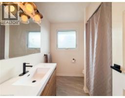 14 ORCHARD Crescent - 16