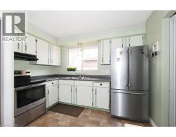 15 MOCKINGBIRD Drive - 14